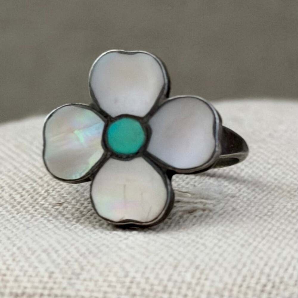 Vintage Sterling Silver Turquoise & MOP Inlay Southwestern Flower Ring- 8